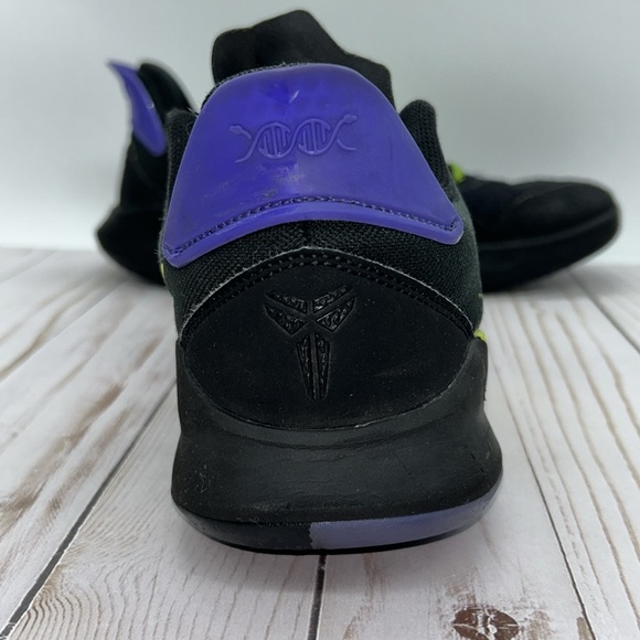Nike Mamba Fury Lakers Away Sneakers - Picture 8 of 11